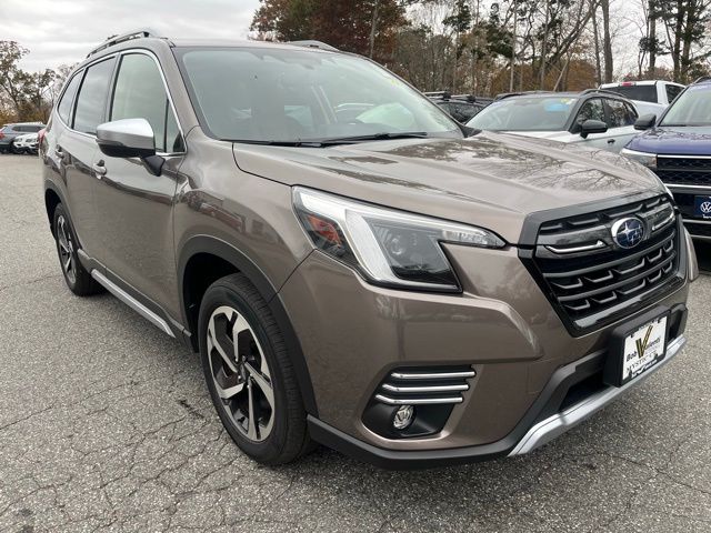 2022 Subaru Forester Touring photo 3