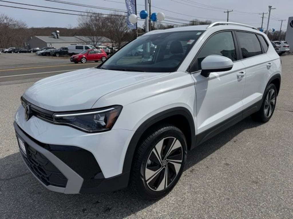 New 2026 Volkswagen Taos 1.5T SE SUV