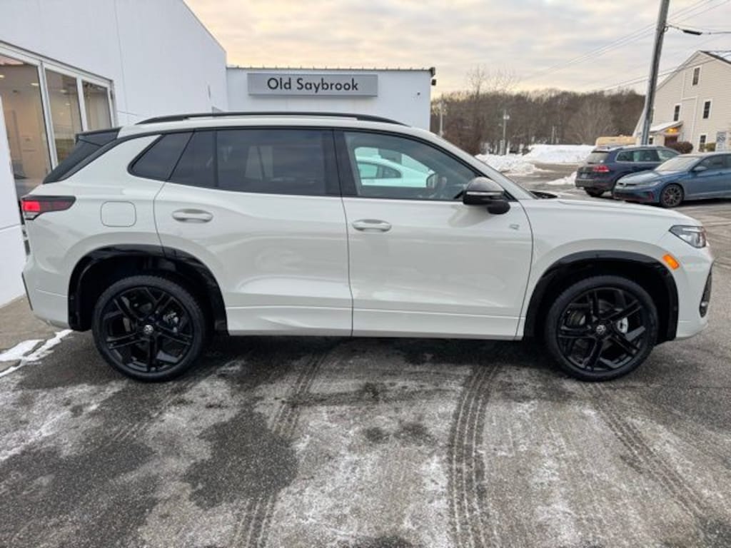 New 2026 Volkswagen Tiguan 2.0T SE R-Line Black SUV