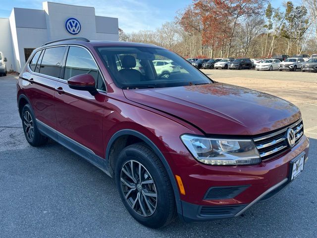 2020 Volkswagen Tiguan SE photo 2