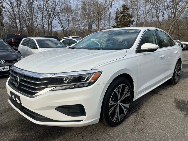 2020 Volkswagen Passat SEL's photo