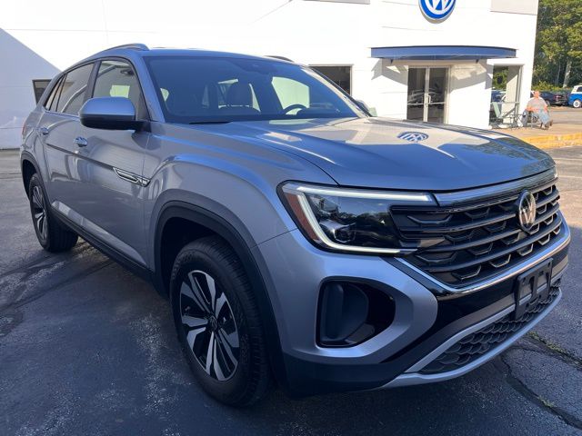 2024 Volkswagen Atlas Cross Sport SE photo 3