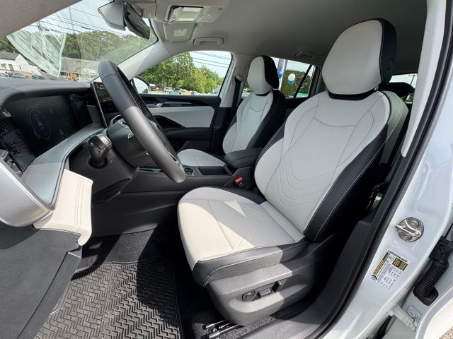2025 Volkswagen Tiguan SE - Photo 29