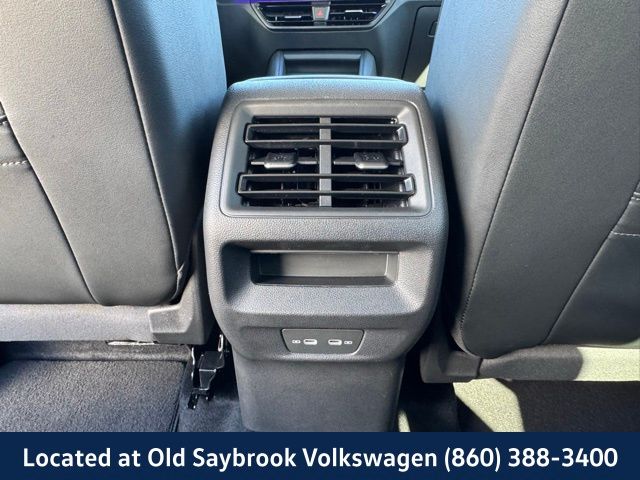 2025 Volkswagen Tiguan SE - Photo 12