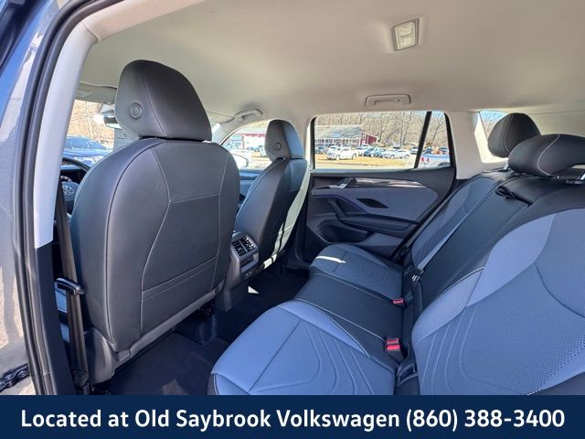 2025 Volkswagen Tiguan SE - Photo 10