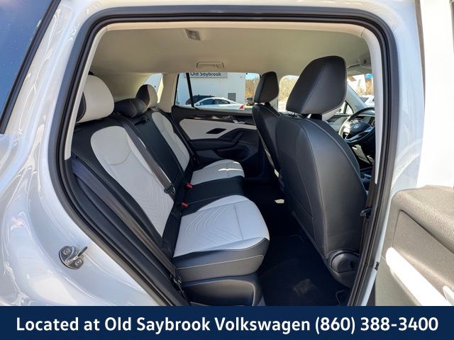 2025 Volkswagen Tiguan SE - Photo 22