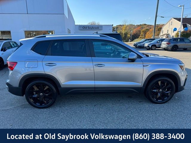 2022 Volkswagen Taos SE photo 4
