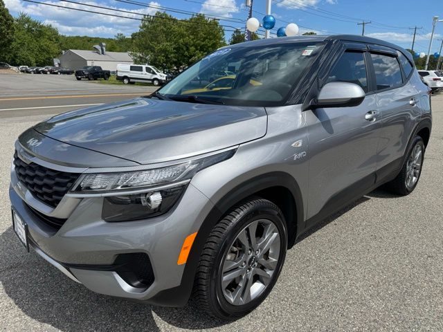 2023 Kia Seltos 2.0 LX AWD's photo