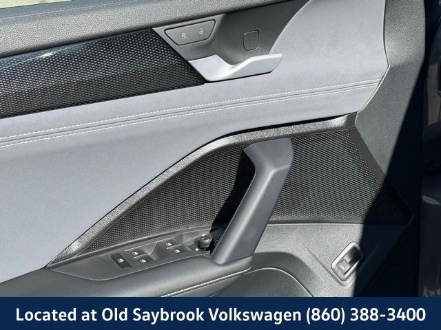 2025 Volkswagen Tiguan SE - Photo 32