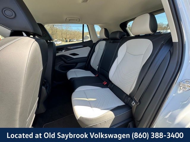 2025 Volkswagen Tiguan SE - Photo 11