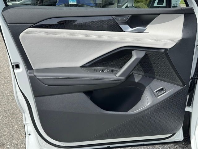 2025 Volkswagen Tiguan SE - Photo 31