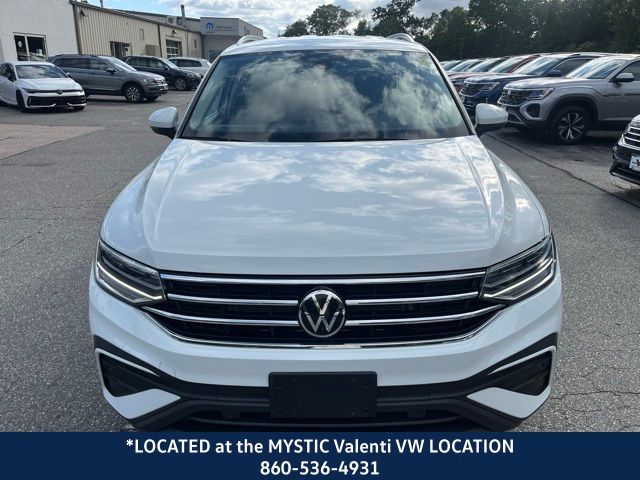 2022 Volkswagen Tiguan SE photo 2