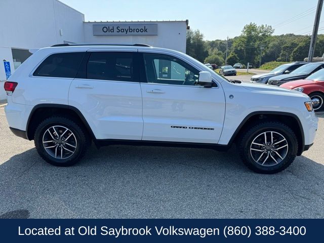 2020 Jeep Grand Cherokee Laredo photo 2
