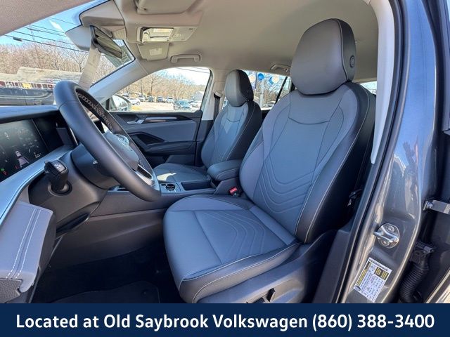 2025 Volkswagen Tiguan SE - Photo 29