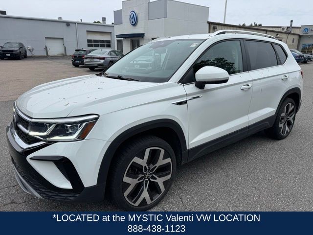 2022 Volkswagen Taos 1.5T SEL 4Motion's photo