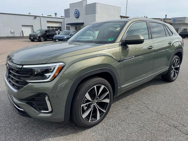 2026 Volkswagen Atlas Cross Sport 2.0T SEL Premium R-Line 4MOTION's photo