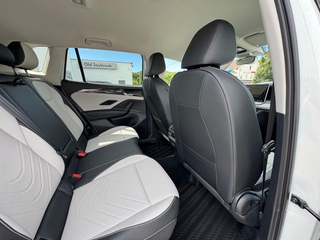 2025 Volkswagen Tiguan SE - Photo 23