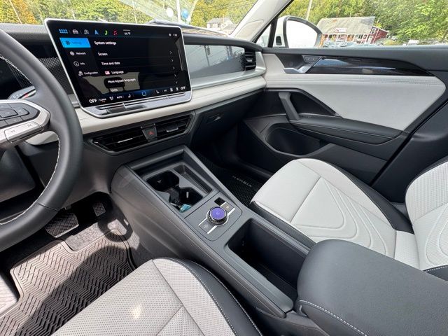 2025 Volkswagen Tiguan SE - Photo 30