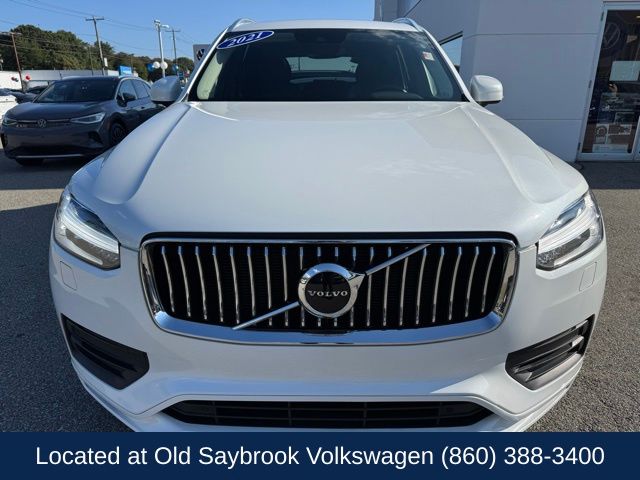 2021 Volvo XC90 T6 Momentum photo 4