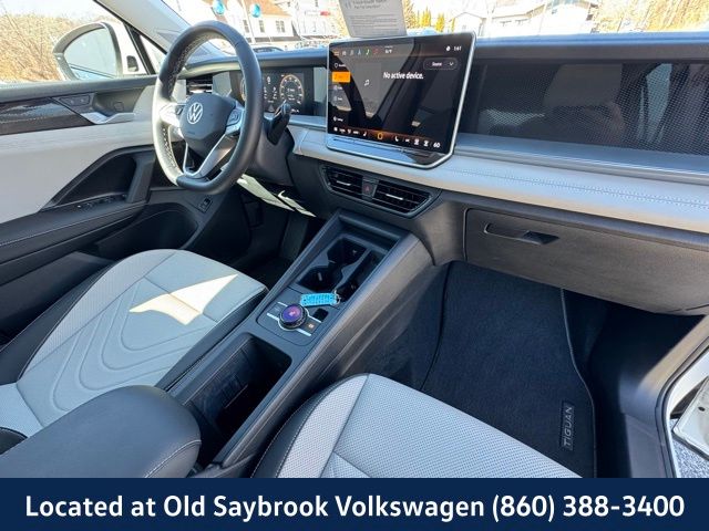 2025 Volkswagen Tiguan SE - Photo 27