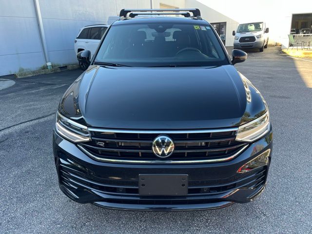 2024 Volkswagen Tiguan SE R-Line Black photo 2