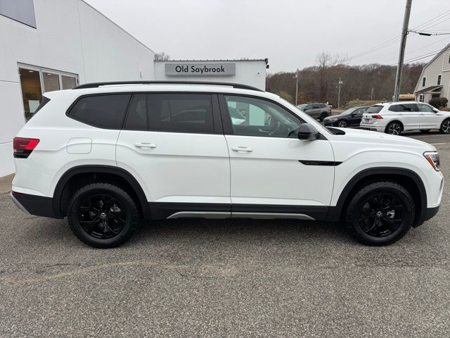 2025 Volkswagen Atlas Peak Edition SE photo 4