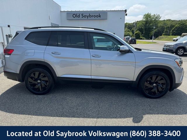 2024 Volkswagen Atlas SE Technology photo 2