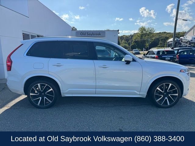 2021 Volvo XC90 T6 Momentum photo 2
