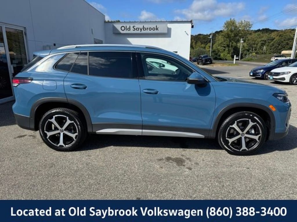 New 2025 Volkswagen Tiguan 2.0T SE SUV