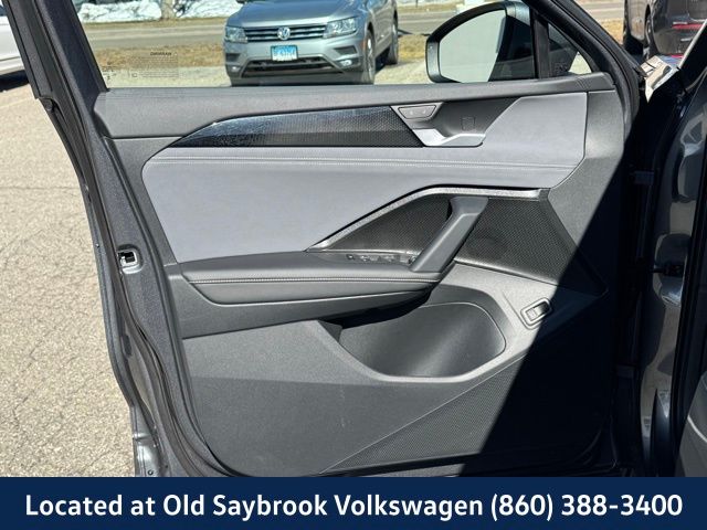 2025 Volkswagen Tiguan SE - Photo 31