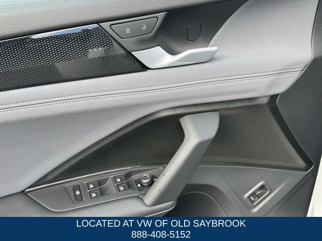 2025 Volkswagen Tiguan SE - Photo 32