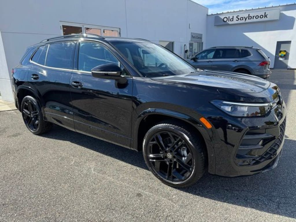 New 2025 Volkswagen Tiguan 2.0T SE R-Line Black SUV