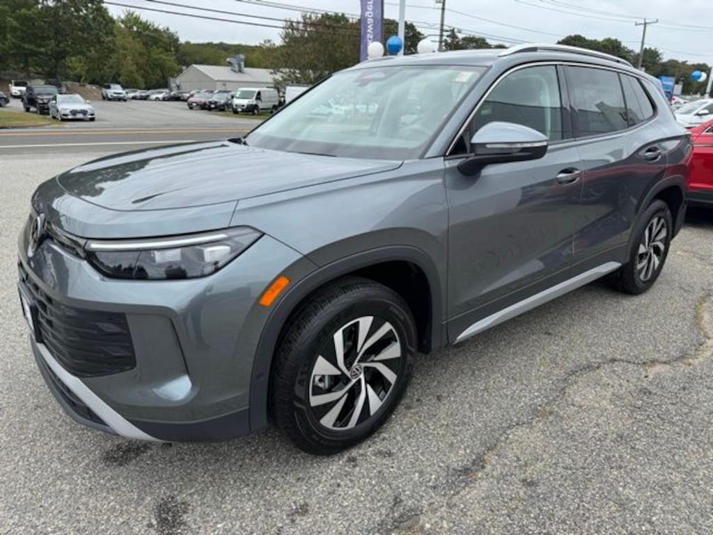 New 2025 Volkswagen Tiguan 2.0T S SUV