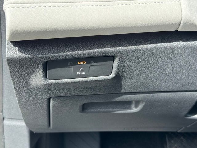 2025 Volkswagen Tiguan SE - Photo 33