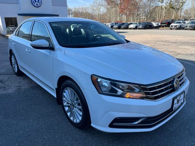 2016 Volkswagen Passat SE photo 3