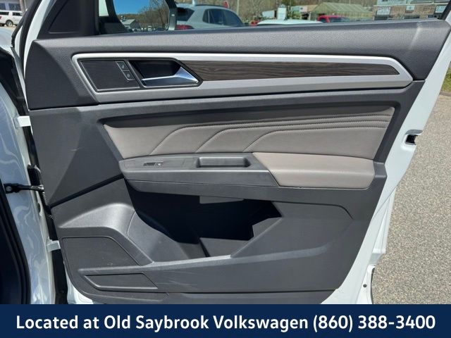 2023 Volkswagen Atlas SE w/Tech - Photo 32