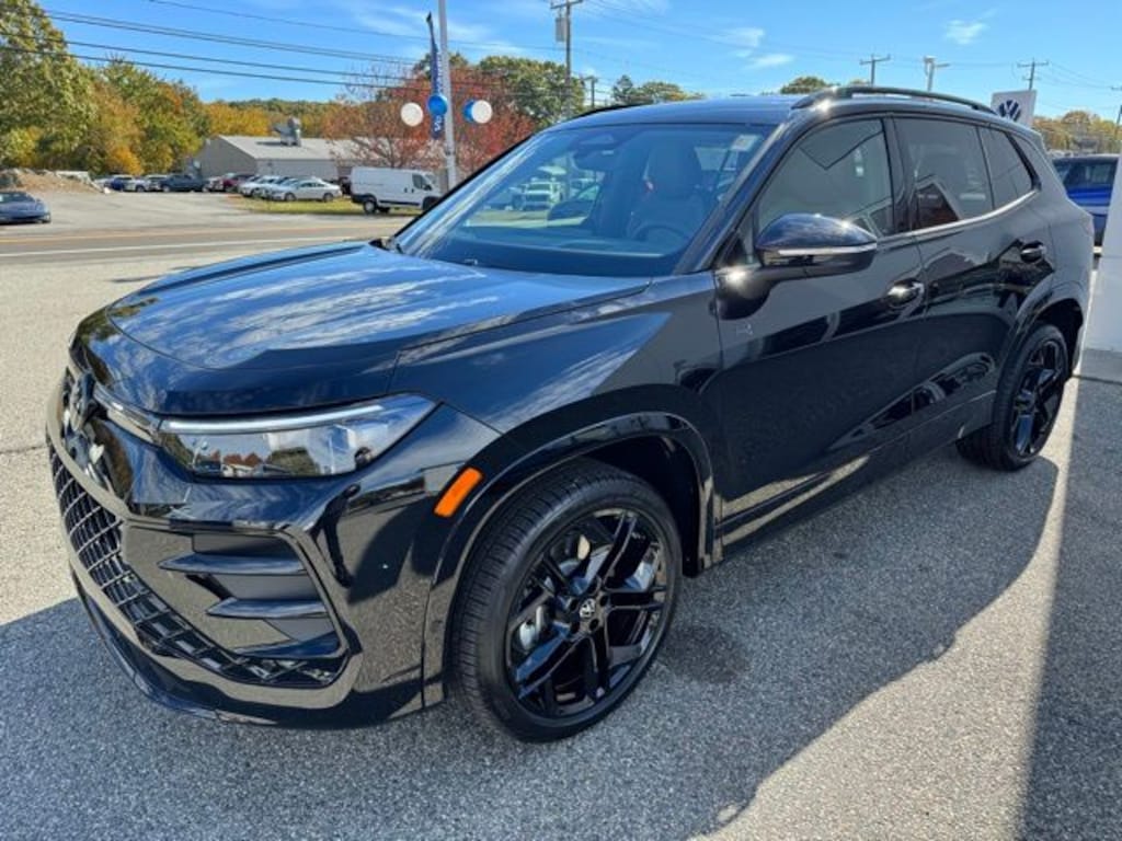 New 2025 Volkswagen Tiguan 2.0T SE R-Line Black SUV
