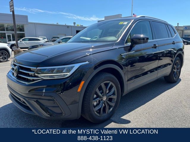2024 Volkswagen Tiguan SE's photo