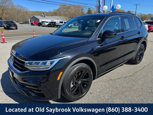 2023 Volkswagen Tiguan 2.0T SE R-Line Black 4Motion's photo