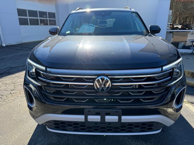 2025 Volkswagen Atlas Peak Edition photo 2