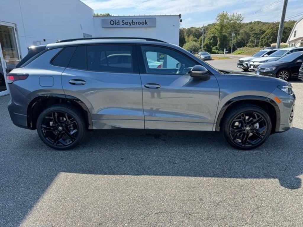 New 2025 Volkswagen Tiguan 2.0T SE R-Line Black SUV