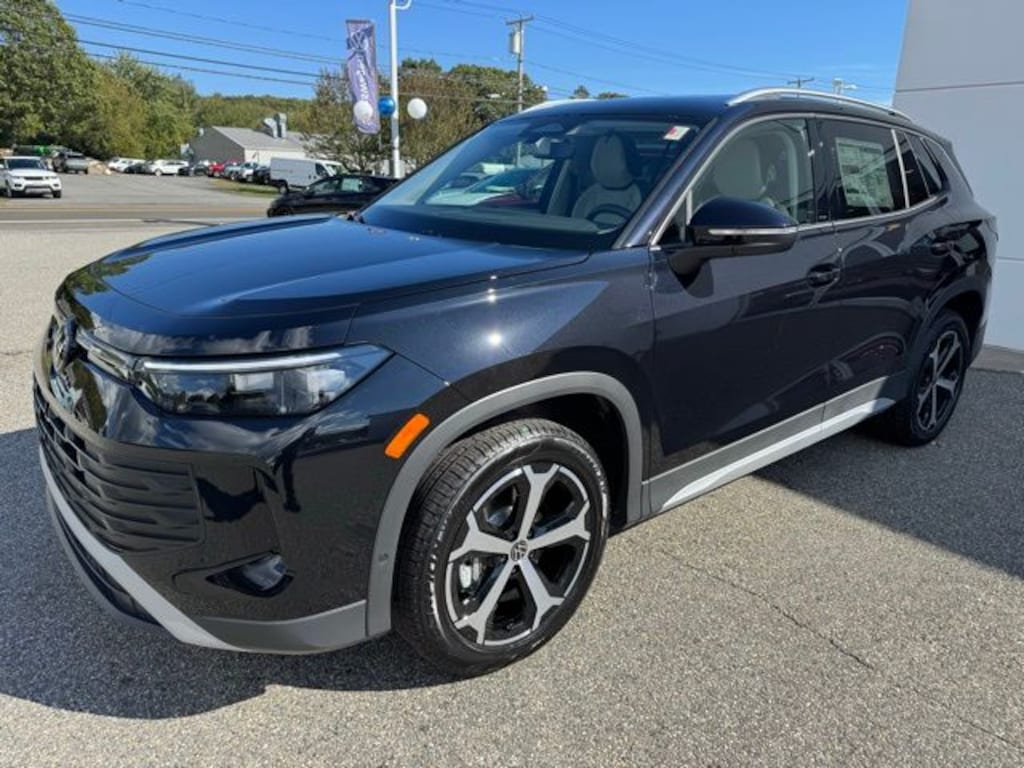 New 2025 Volkswagen Tiguan 2.0T SE SUV