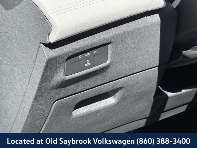 2025 Volkswagen Tiguan SE - Photo 35