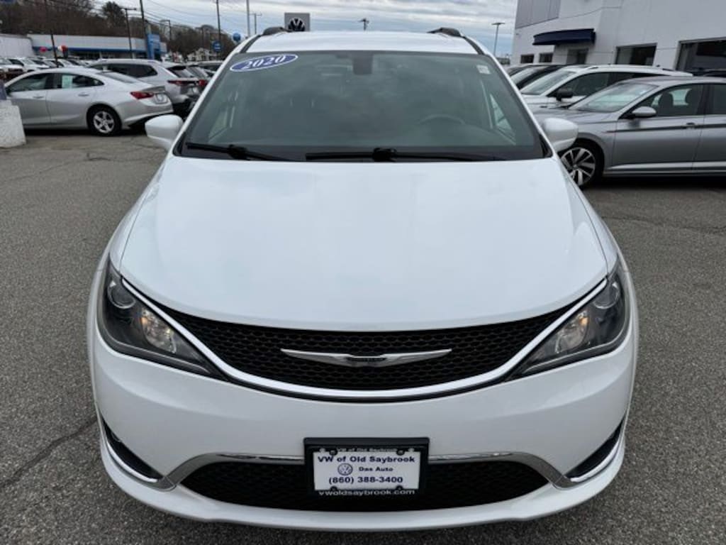 Used 2020 Chrysler Pacifica Touring L Minivan/Van