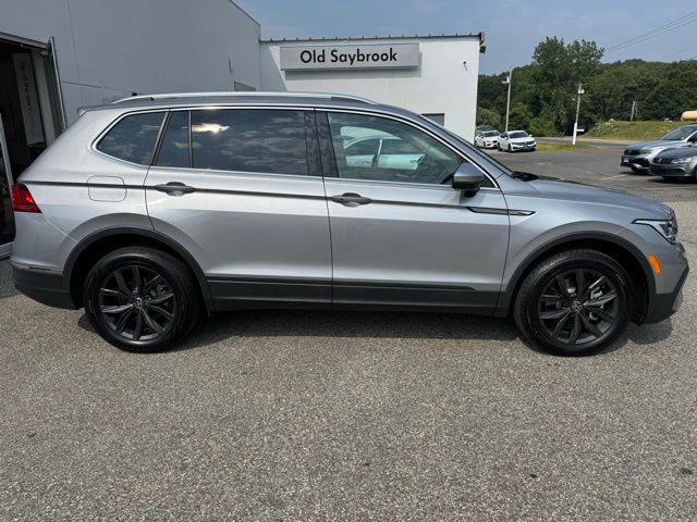 2024 Volkswagen Tiguan SE photo 3