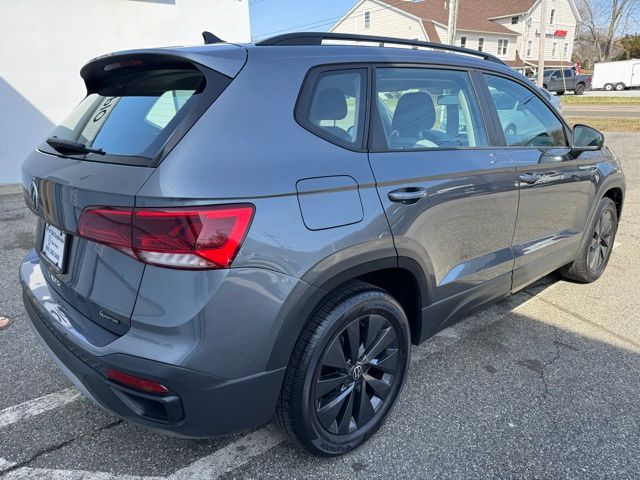 Used 2022 Volkswagen Taos S with VIN 3VVAX7B21NM042674 for sale in Old Saybrook, CT