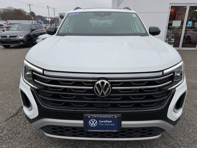 2025 Volkswagen Atlas Peak Edition SE photo 2