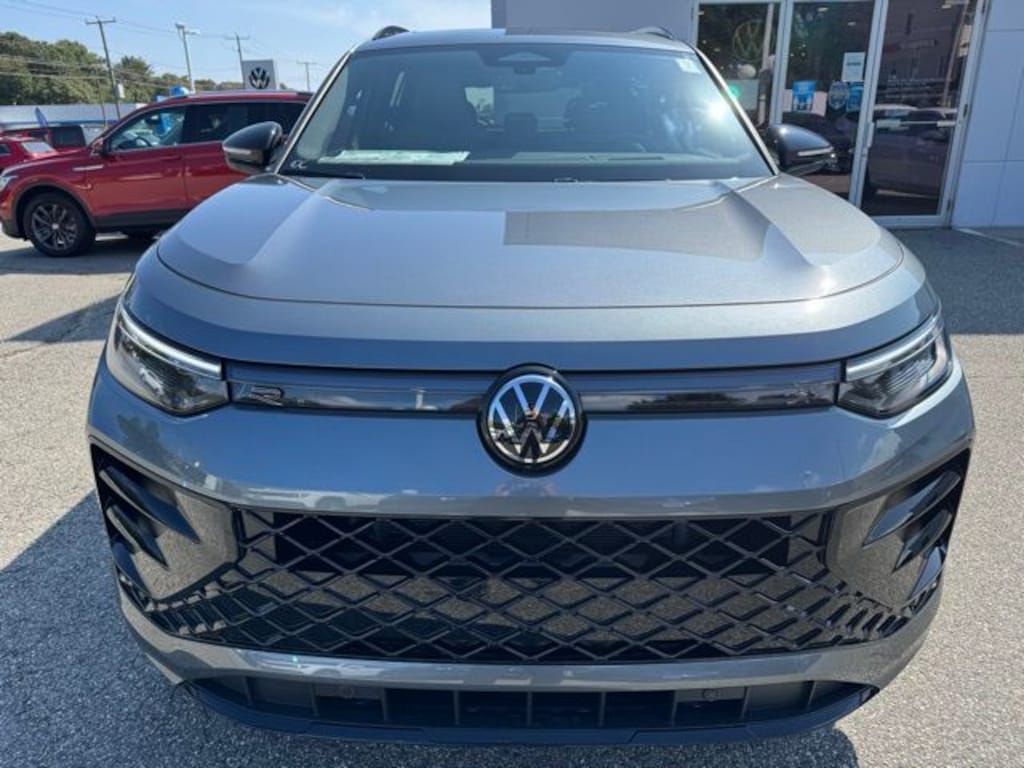 New 2025 Volkswagen Tiguan 2.0T SE R-Line Black SUV