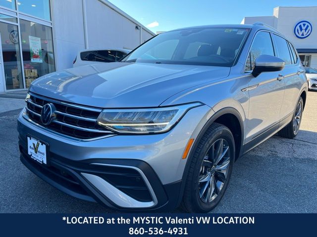 2023 Volkswagen Tiguan SE's photo