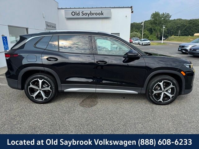 2025 Volkswagen Tiguan SE photo 2